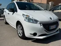 Usata Peugeot 208 Access 68 CV (50 kW) 2014 Bianco Utilitaria