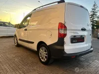 Usata Ford Transit Courier Titanium 101 CV (74 kW) 2021 Bianco Furgone