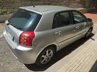 Usata Toyota Corolla 90 CV (66 kW) 2004 Argento Berlina