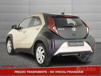 Usata Toyota Aygo X Trend 72 CV (52 kW) 2022 Beige SUV