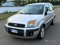 Usata Ford Fusion 80 CV (58 kW) 2008 Grigio Utilitaria