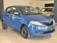 Usata Lancia Ypsilon 69 CV (50 kW) 2018 Blu Utilitaria