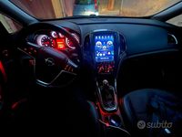 Używany Opel Astra Cosmo 140 KM (102 kW) 2010 Czarny Sedan/Limuzyna