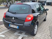 Usata Renault Clio II Dynamique 74 CV (54 kW) 2007 Nero Berlina