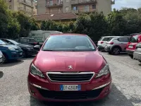 Käytetty Peugeot 308 Business-Line 92 HP (67 kW) 2015 Punainen Sedan