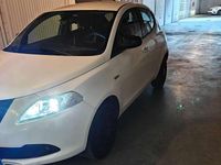 Usata Lancia Ypsilon 80 CV (58 kW) 2015 Bianco Utilitaria
