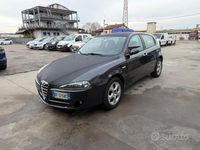 Usata Alfa Romeo 147 119 CV (87 kW) 2007 Grigio Utilitaria