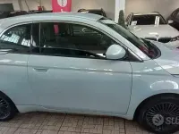 Usata Fiat 500e Business 42 kW (58 CV) 2020 Blu Berlina