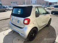 Usata Smart ForTwo Cabrio Brabus 71 CV (52 kW) 2019 Grigio Cabrio