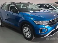 Usata VW T-Roc 110 CV (80 kW) 2023 Blu SUV