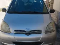 Usata Toyota Yaris 68 CV (50 kW) 2000 Grigio Utilitaria