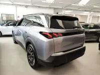 Nuova Peugeot 5008 GTi 136 CV (100 kW) 2026 Grigio artense SUV