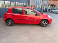 Usata Renault Clio II 75 CV (55 kW) 2008 Rosso Berlina