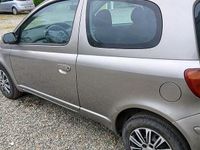 Usata Toyota Yaris 65 CV (47 kW) 2004 Grigio Berlina