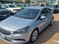 Usata Opel Astra Dynamic 105 CV (77 kW) 2017 Azzurro Berlina