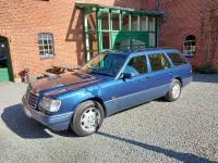 Usata Mercedes E300 180 CV (132 kW) 1994 Blu Station wagon