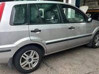 Usata Ford Fusion 80 CV (58 kW) 2003 Berlina