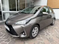 Usata Toyota Yaris Hybrid Business Edition 73 CV (53 kW) 2019 Grigio Berlina