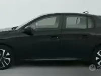 Usata Peugeot 208 Style 101 CV (74 kW) 2025 Nero Utilitaria
