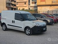 Usata Opel Combo 105 CV (77 kW) 2015 Bianco Monovolume
