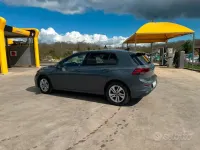 Usata VW Golf VIII 150 CV (110 kW) 2021 Berlina