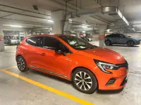Usata Renault Clio V Techno 101 CV (74 kW) 2022 Arancione Berlina