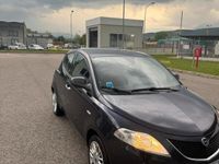 Usata Lancia Ypsilon 60 CV (44 kW) 2016 Blu Utilitaria