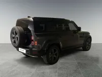 Usata Land Rover Defender SE Dynamic 200 CV (147 kW) 2026 Carphatian grey SUV