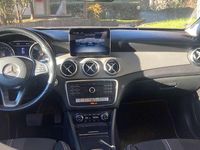 Begagnad Mercedes GLA200 Premium 136 HK (100 kW) 2019 Grå SUV