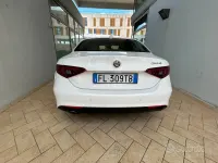 Usata Alfa Romeo Giulia Super 150 CV (110 kW) 2017 Bianco Berlina