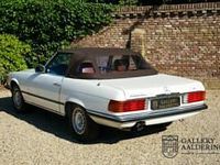 Usata Mercedes SL380 165 CV (121 kW) 1982 Bianco Cabrio