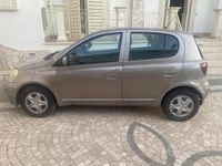 Usata Toyota Yaris 75 CV (55 kW) 2003 Grigio Berlina