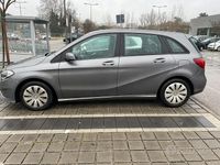 Usata Mercedes B180 Business 109 CV (80 kW) 2018 Grigio Monovolume
