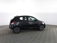 Usata Lancia Ypsilon Gold 69 CV (50 kW) 2022 Nero vulcano Utilitaria