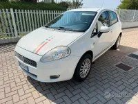 Usata Fiat Grande Punto Dynamic 69 CV (50 kW) 2009 Bianco Utilitaria