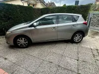 Usata Toyota Auris Active 132 CV (97 kW) 2013 Grigio Berlina