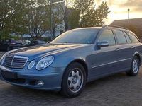 Usata Mercedes E220 Classic 150 CV (110 kW) 2006 Blu/azzurro Station wagon