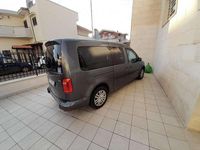 Usata VW Caddy 102 CV (75 kW) 2018 Grigio Monovolume