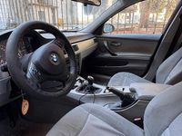 Usata BMW 320 150 CV (110 kW) 2007 Nero Station wagon