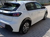 Usado Peugeot e-208 Active 100 kW (136 CV) 2023 Blanco Utilitario
