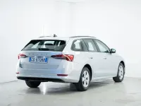 Käytetty Skoda Octavia Executive 110 HP (80 kW) 2021 Harmaa Farmari