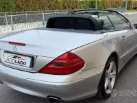 Usata Mercedes SL350 245 CV (180 kW) 2006 Grigio Cabrio