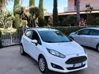 Usata Ford Fiesta 97 CV (71 kW) 2013 Bianco Berlina