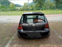 Begagnad VW Golf IV 101 HK (74 kW) 2000 Svart Sedan