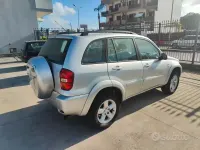 Usata Toyota RAV4 116 CV (85 kW) 2005 Grigio SUV