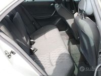 Usata Mercedes C220 Elegance 143 CV (105 kW) 2001 Grigio Berlina