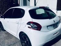 Usata Peugeot 208 95 CV (69 kW) 2015 Bianco Utilitaria