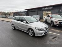 Usata Mercedes B180 Premium 108 CV (79 kW) 2012 Grigio Monovolume