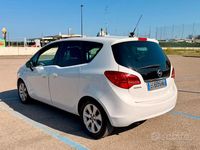 Usata Opel Meriva 101 CV (74 kW) 2013 Bianco Monovolume