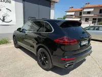 Usata Porsche Cayenne 250 CV (183 kW) 2015 Nero SUV